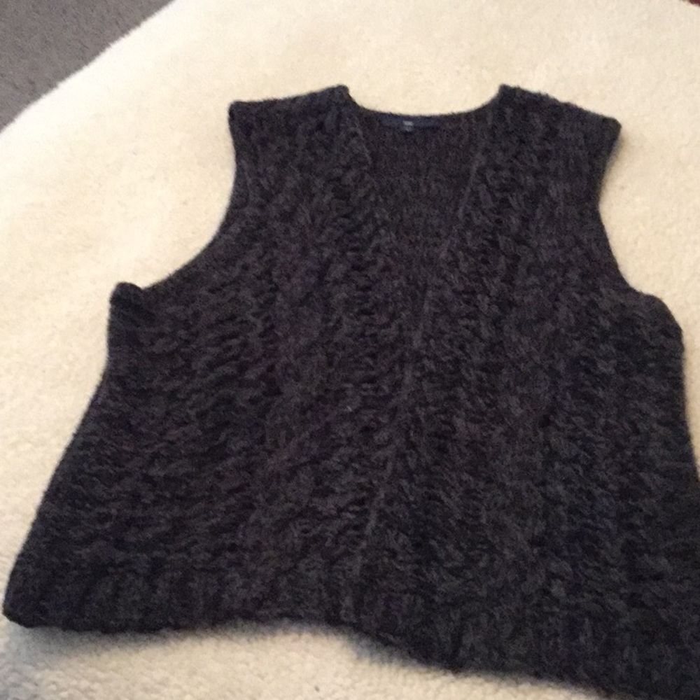 Black/gray cable knit sweater vest